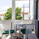 And By The Sea Pakostane, Biograd - 18426 Gostinjska kuća 3*