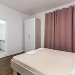 And By The Sea Pakostane, Biograd - 18426 Gostinjska kuća 3*