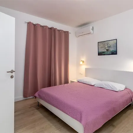 Guest house And By The Sea Pakostane, Biograd - 18426