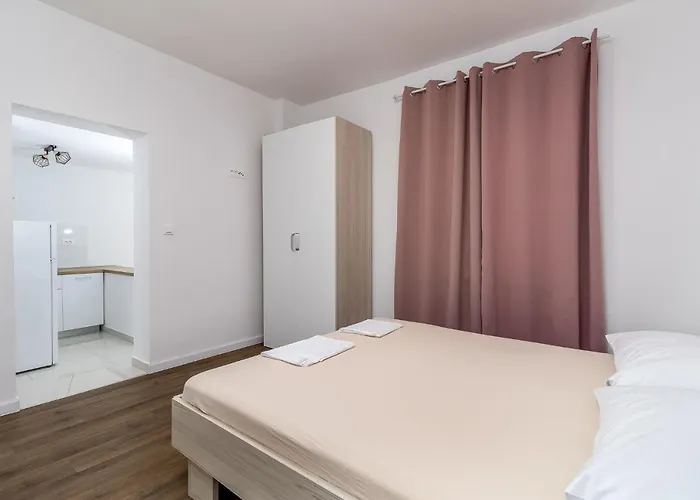 And By The Sea Pakostane, Biograd - 18426 בית הארחה 3*