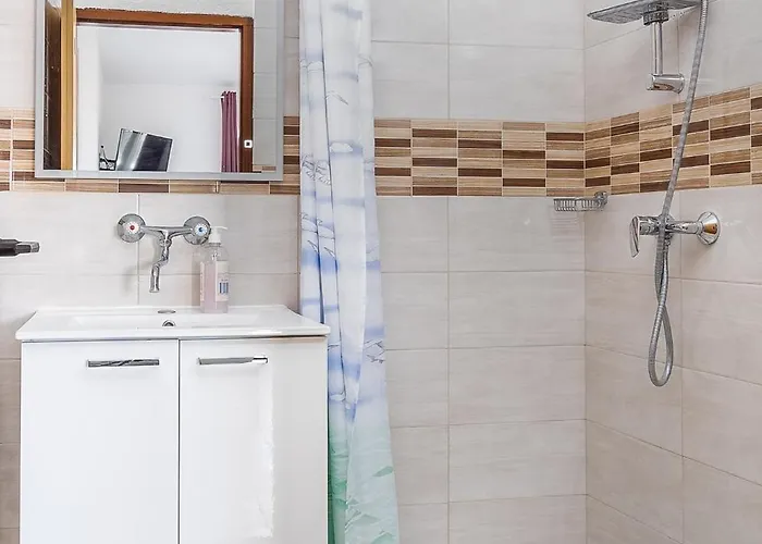 And By The Sea Pakostane, Biograd - 18426 פאקוסטאן